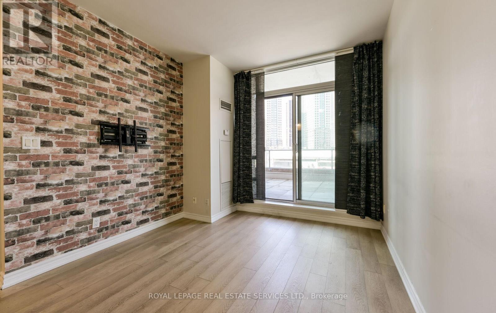 210 - 3391 Bloor Street W, Toronto (Islington-City Centre West), Ontario  M8X 1G3 - Photo 10 - W12133772
