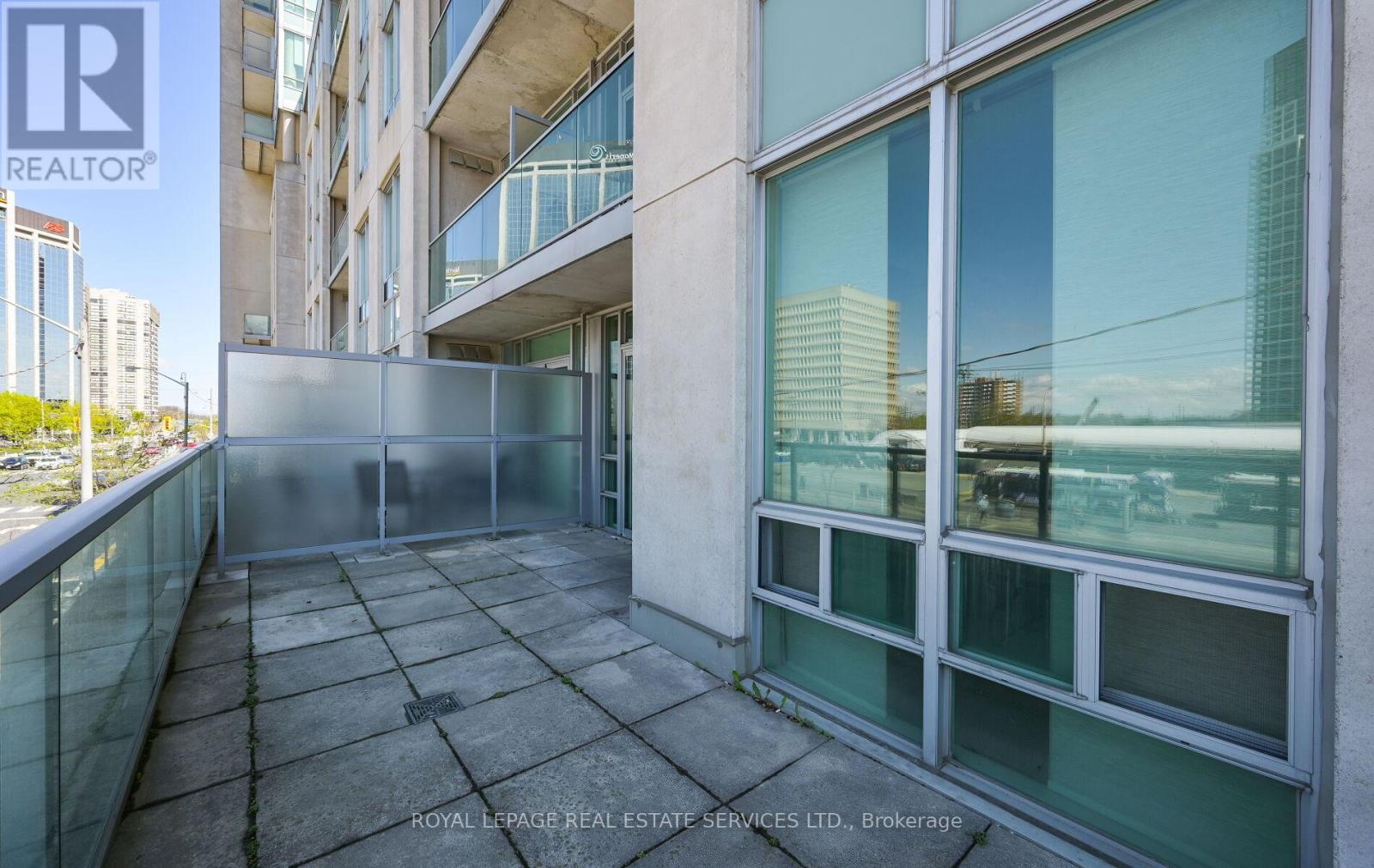 210 - 3391 Bloor Street W, Toronto (Islington-City Centre West), Ontario  M8X 1G3 - Photo 11 - W12133772