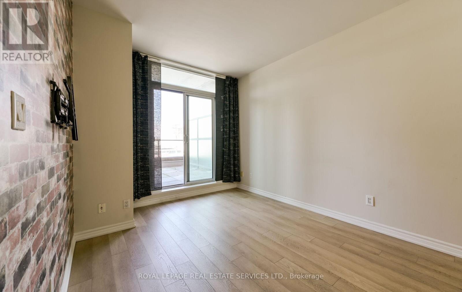 210 - 3391 Bloor Street W, Toronto (Islington-City Centre West), Ontario  M8X 1G3 - Photo 7 - W12133772