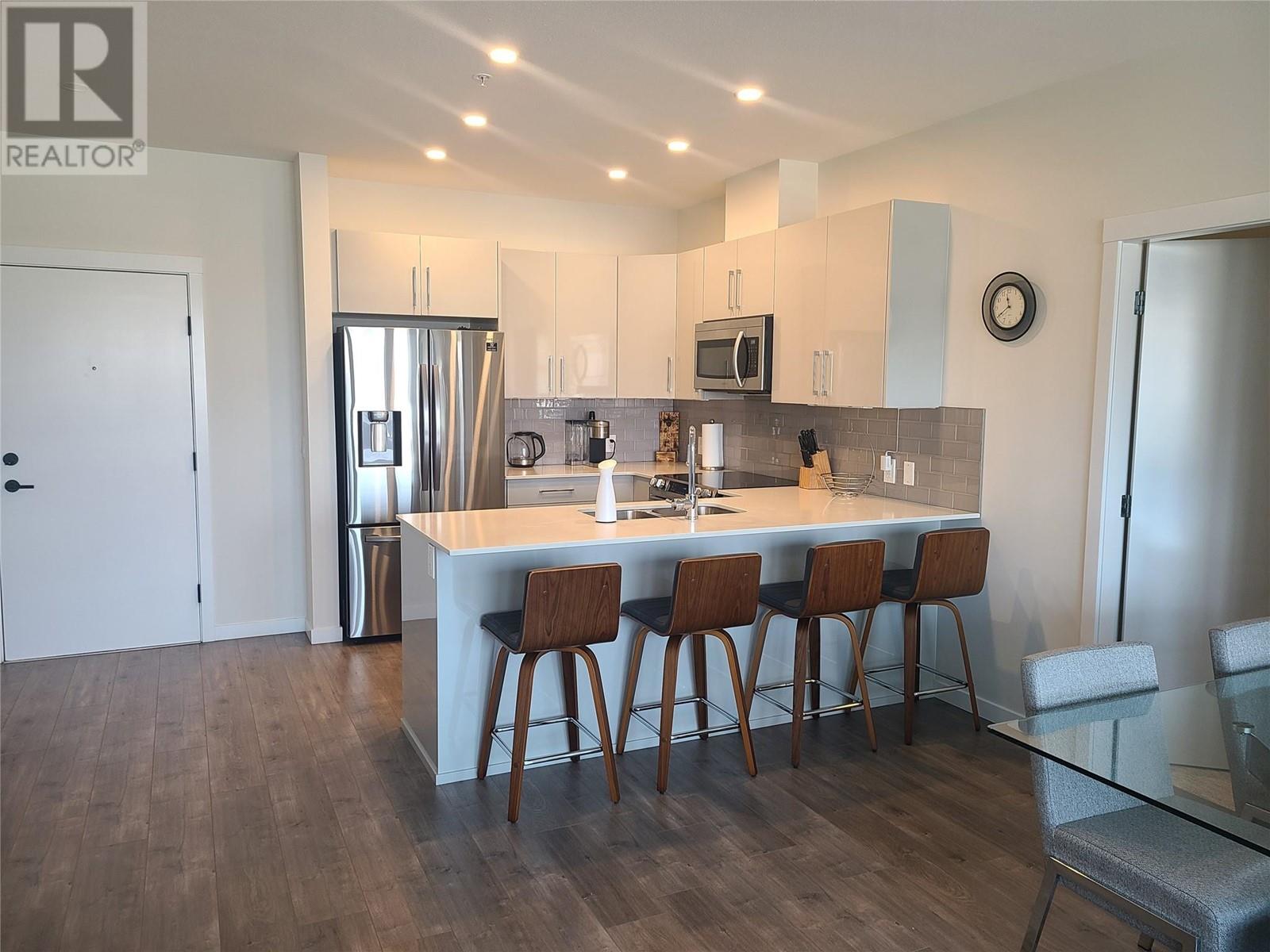 1880 Hugh Allan Drive Unit# 302, Kamloops, British Columbia  V1S 0E8 - Photo 4 - 10346838
