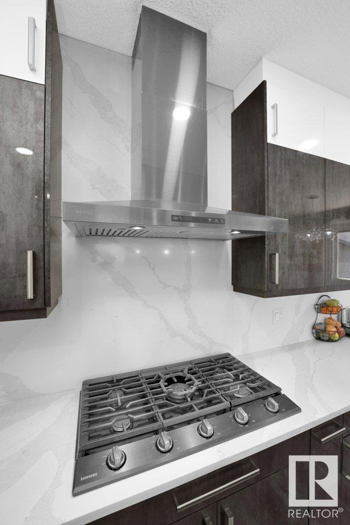 Property at 6601 55 AV image 2