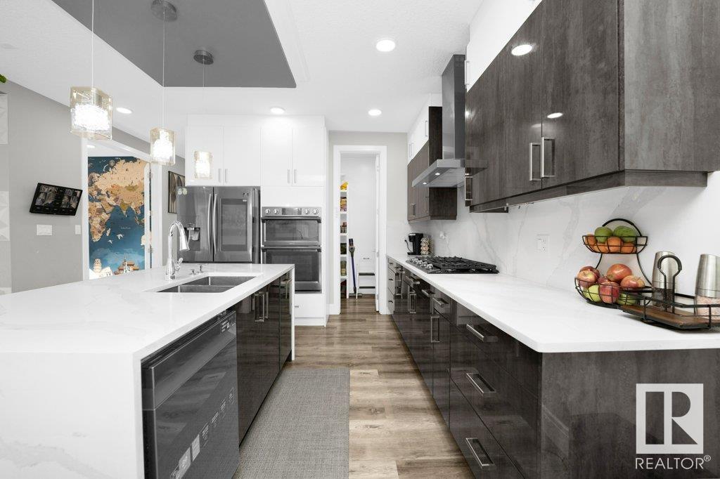 Property at 6601 55 AV image 1