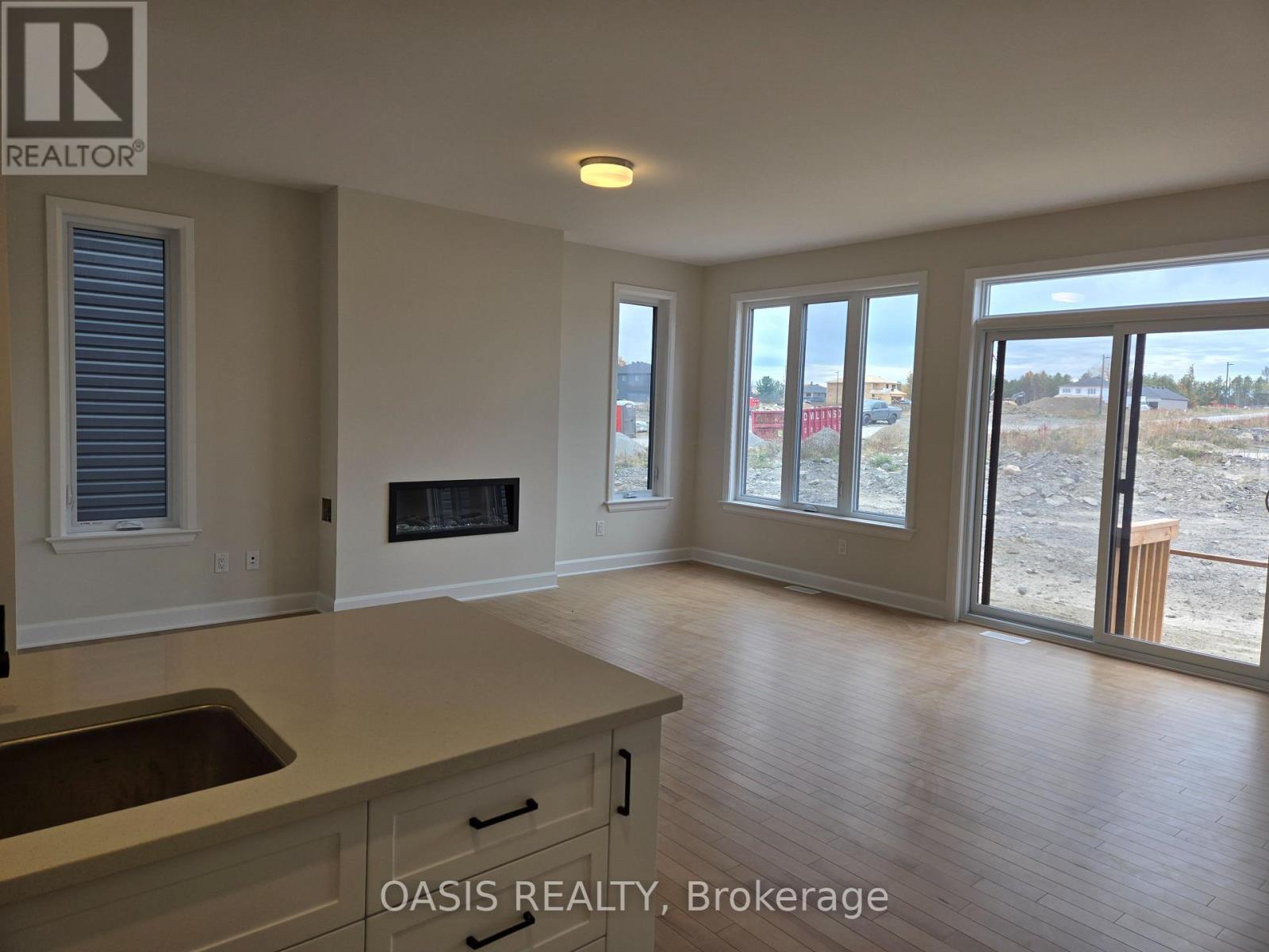 1179 Cope Drive, Ottawa, Ontario  K2S 3E6 - Photo 3 - X12124776