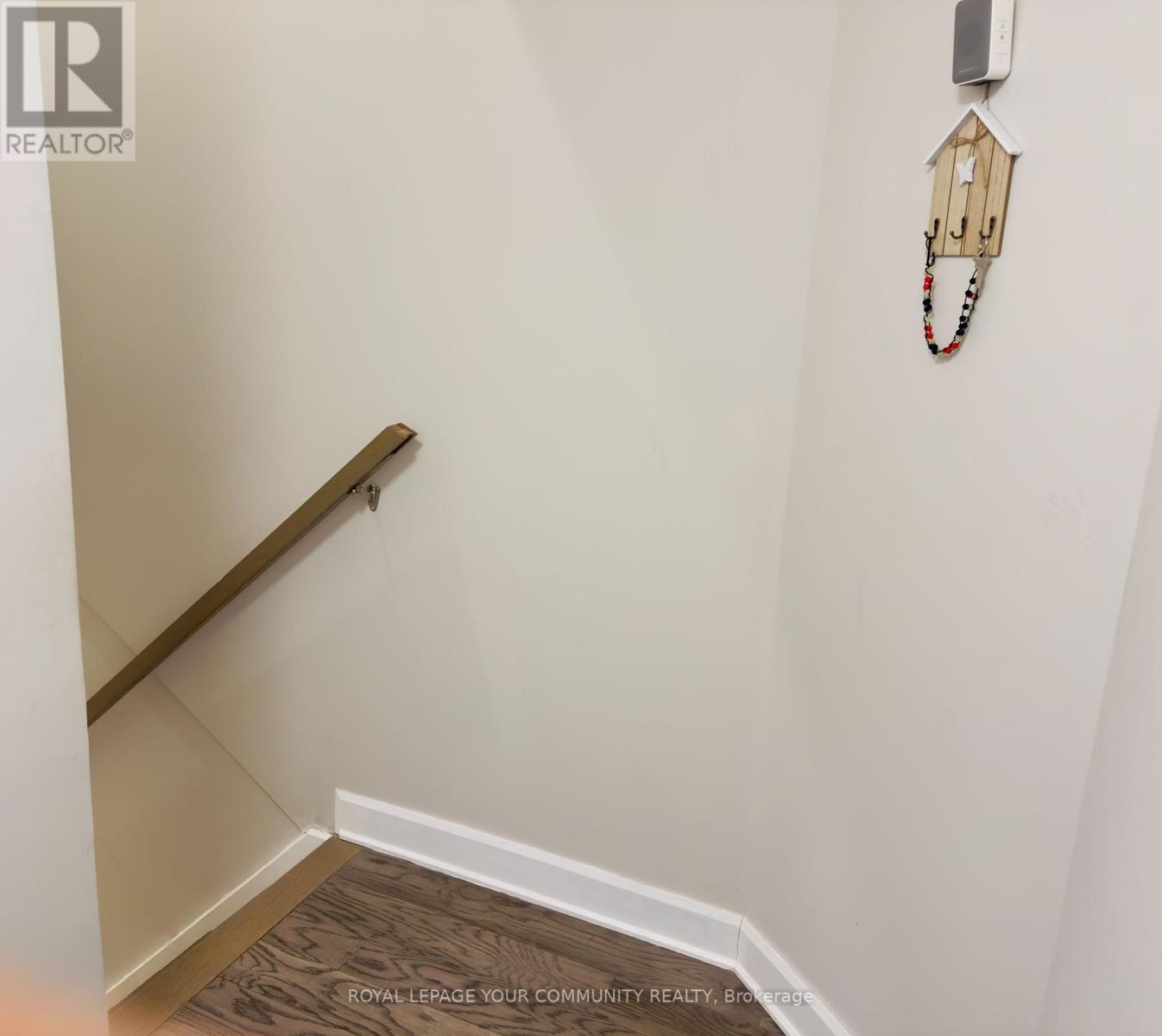 19 Huron Court, Aurora, Ontario  L4G 2X7 - Photo 3 - N12133850