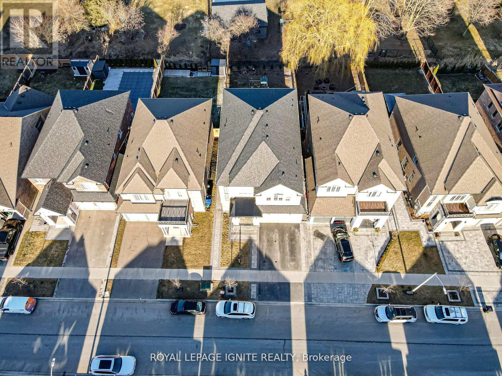 Property at 61 GIBSON CIRCLE image 2