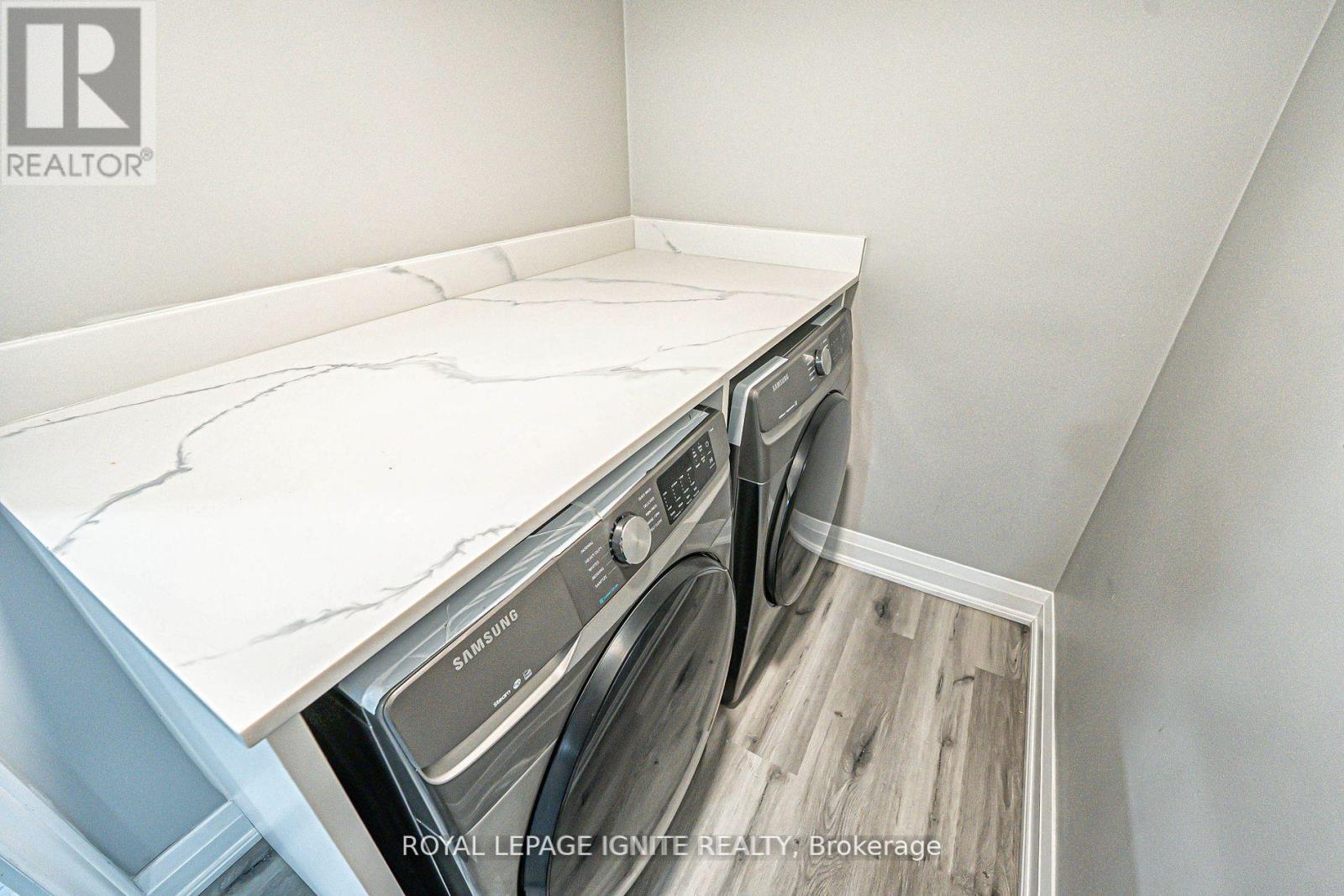 61 Gibson Circle, Bradford West Gwillimbury, Ontario  L3Z 0X1 - Photo 38 - N12133877