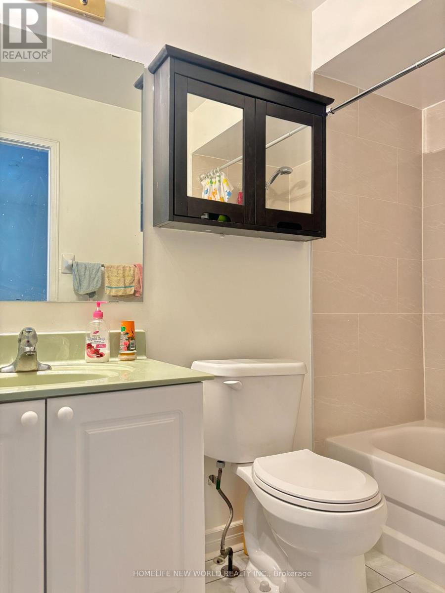 8 Azalea Gate Way, Markham, Ontario  L3T 7T8 - Photo 13 - N12133882