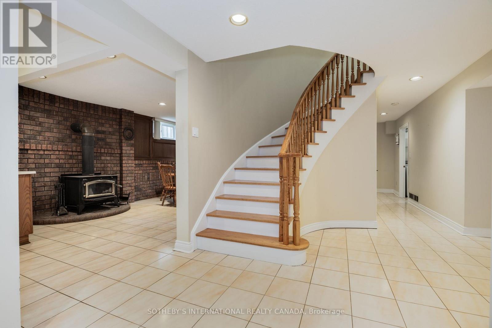 15 Keeleview Court, Vaughan (Concord), Ontario  L4K 2A7 - Photo 24 - N12133978