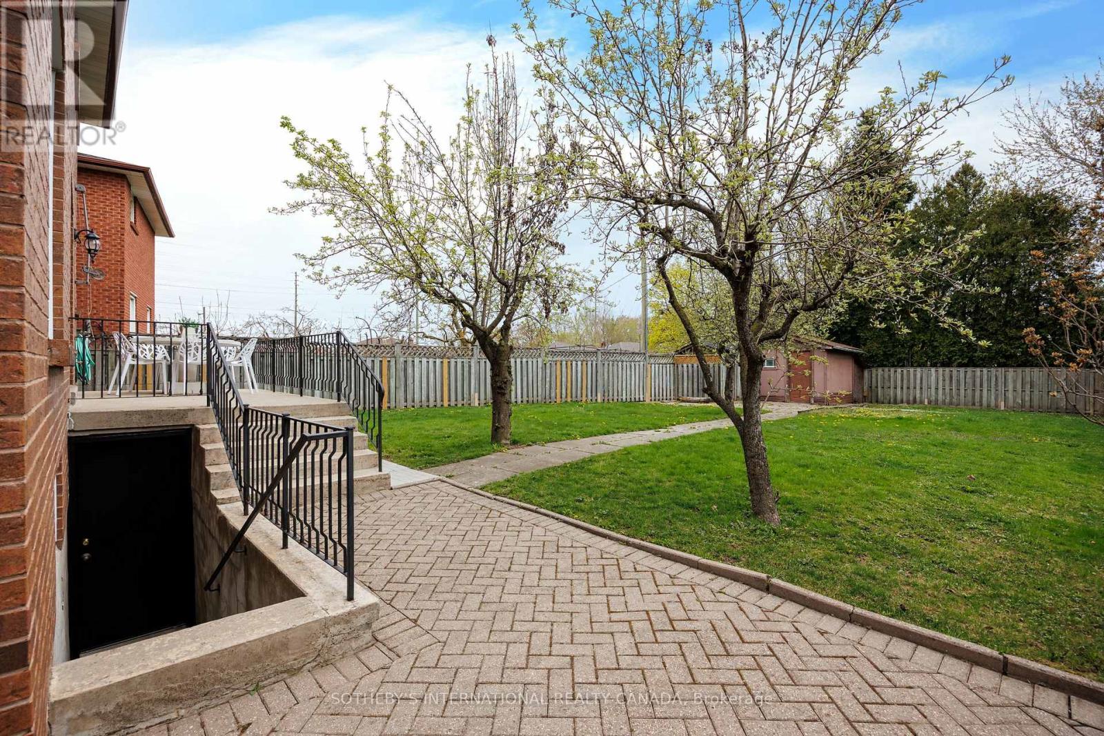 15 Keeleview Court, Vaughan (Concord), Ontario  L4K 2A7 - Photo 30 - N12133978