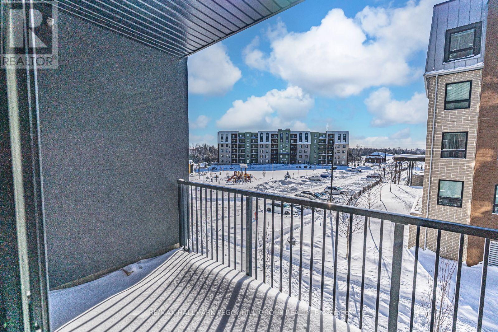 215 - 4 Spice Way, Barrie, Ontario  L9J 0M2 - Photo 14 - S12133837