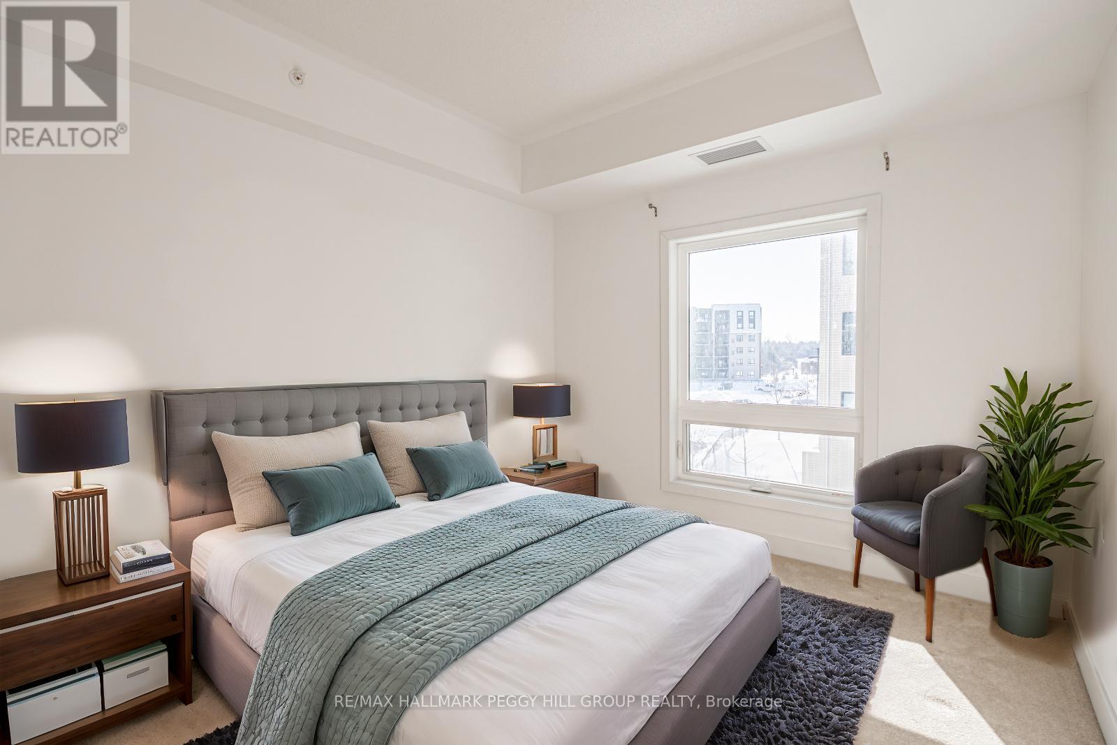215 - 4 Spice Way, Barrie, Ontario  L9J 0M2 - Photo 7 - S12133837