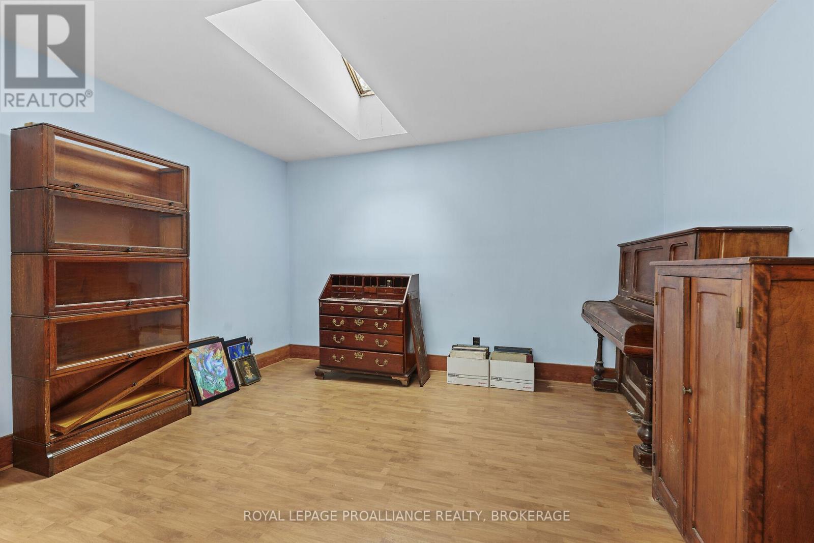 10 Graham Avenue, Kingston, Ontario  K7L 4H3 - Photo 14 - X12134320