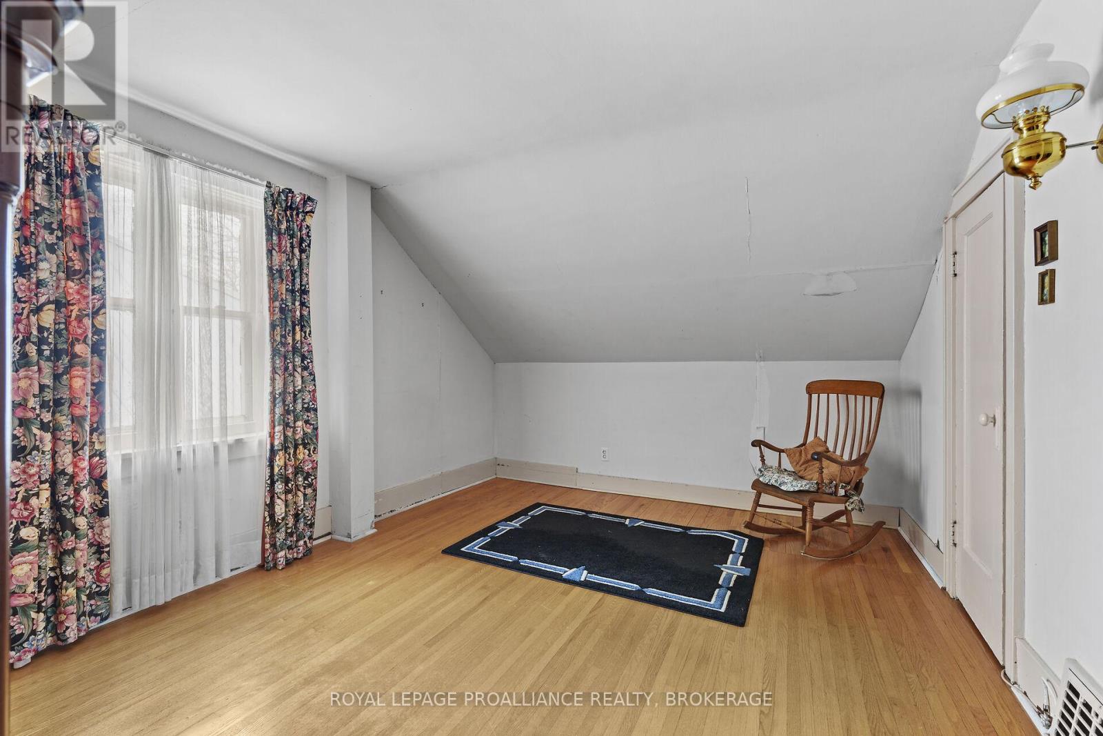 10 Graham Avenue, Kingston, Ontario  K7L 4H3 - Photo 22 - X12134320