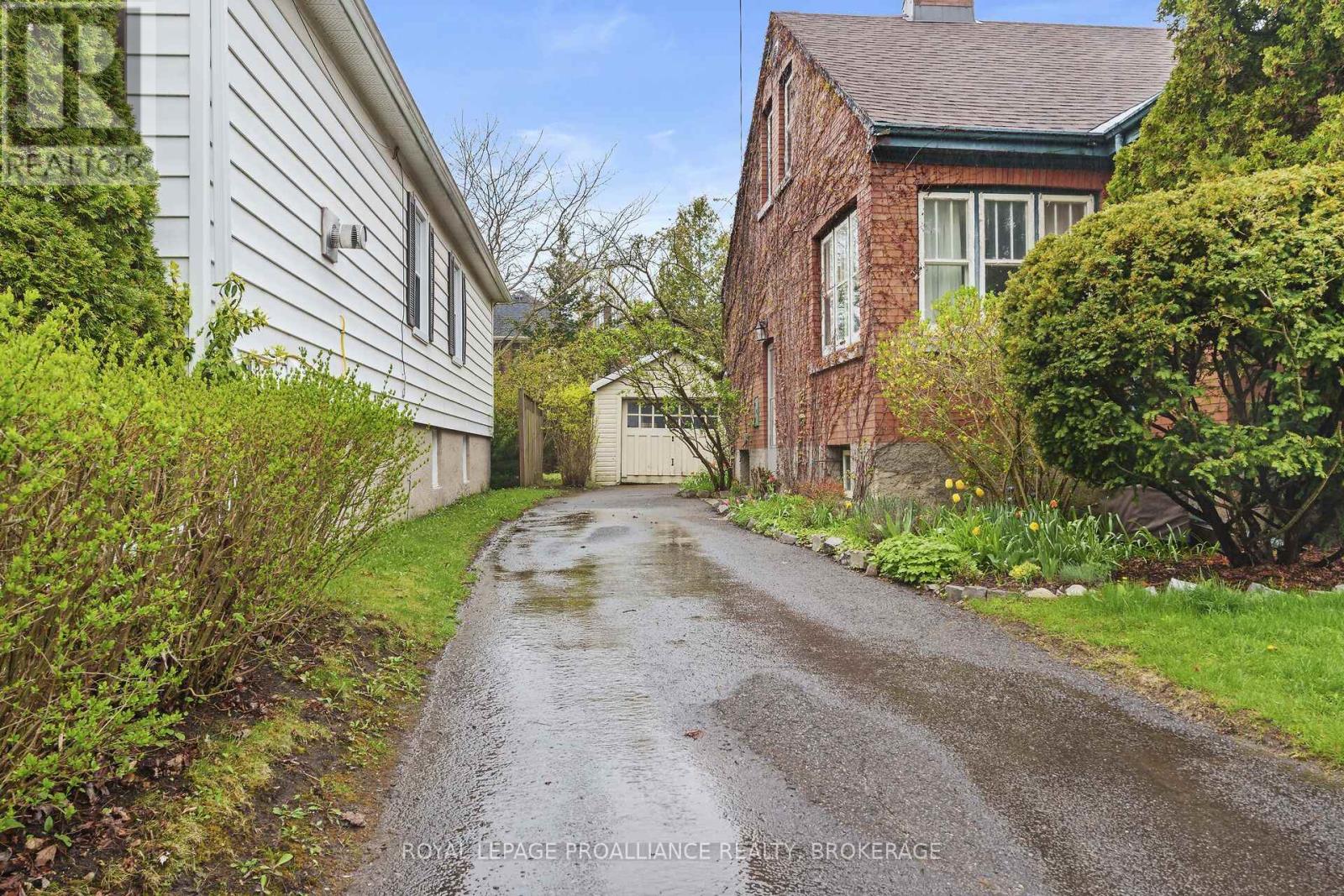 10 Graham Avenue, Kingston, Ontario  K7L 4H3 - Photo 25 - X12134320