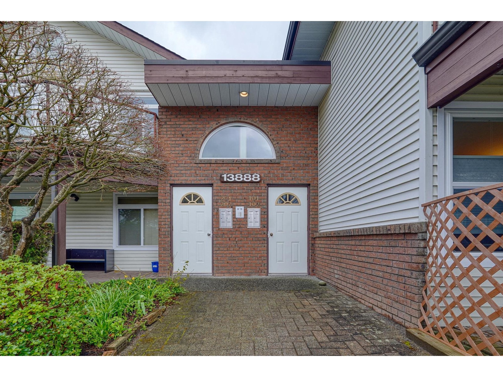 Property at 202 13888 102 AVENUE image 1