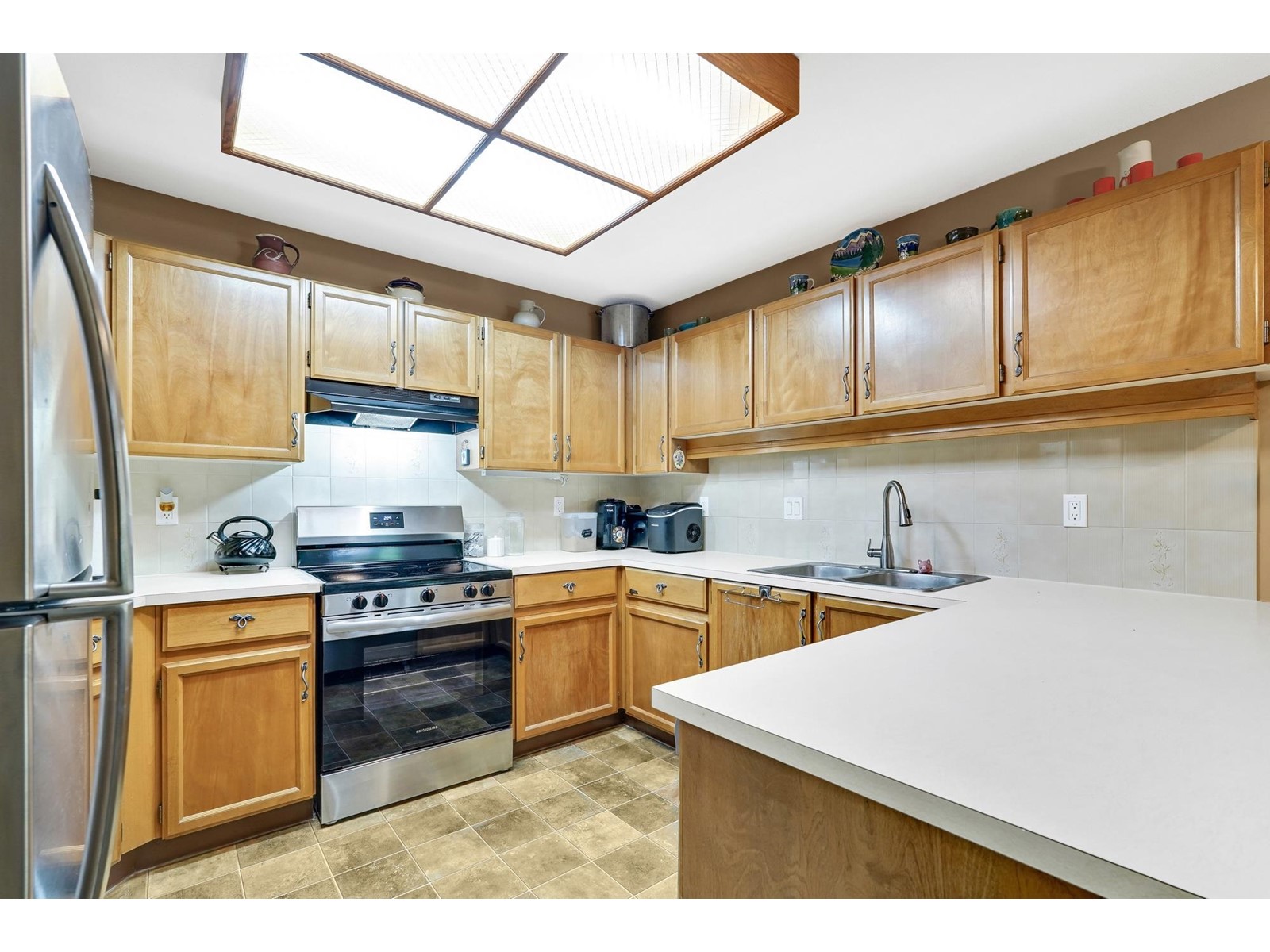 Property at 202 13888 102 AVENUE image 3
