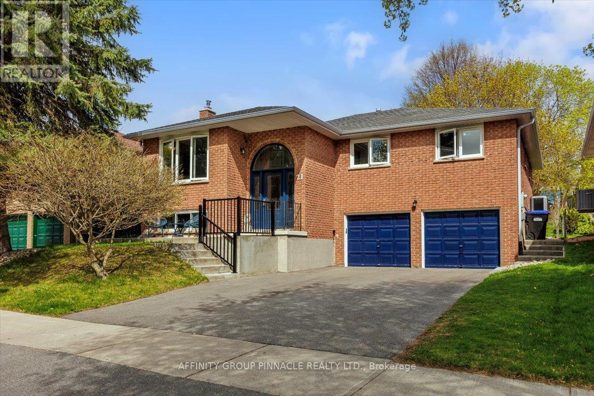 21 IMPERIAL CRESCENT, Bradford West Gwillimbury, Ontario
