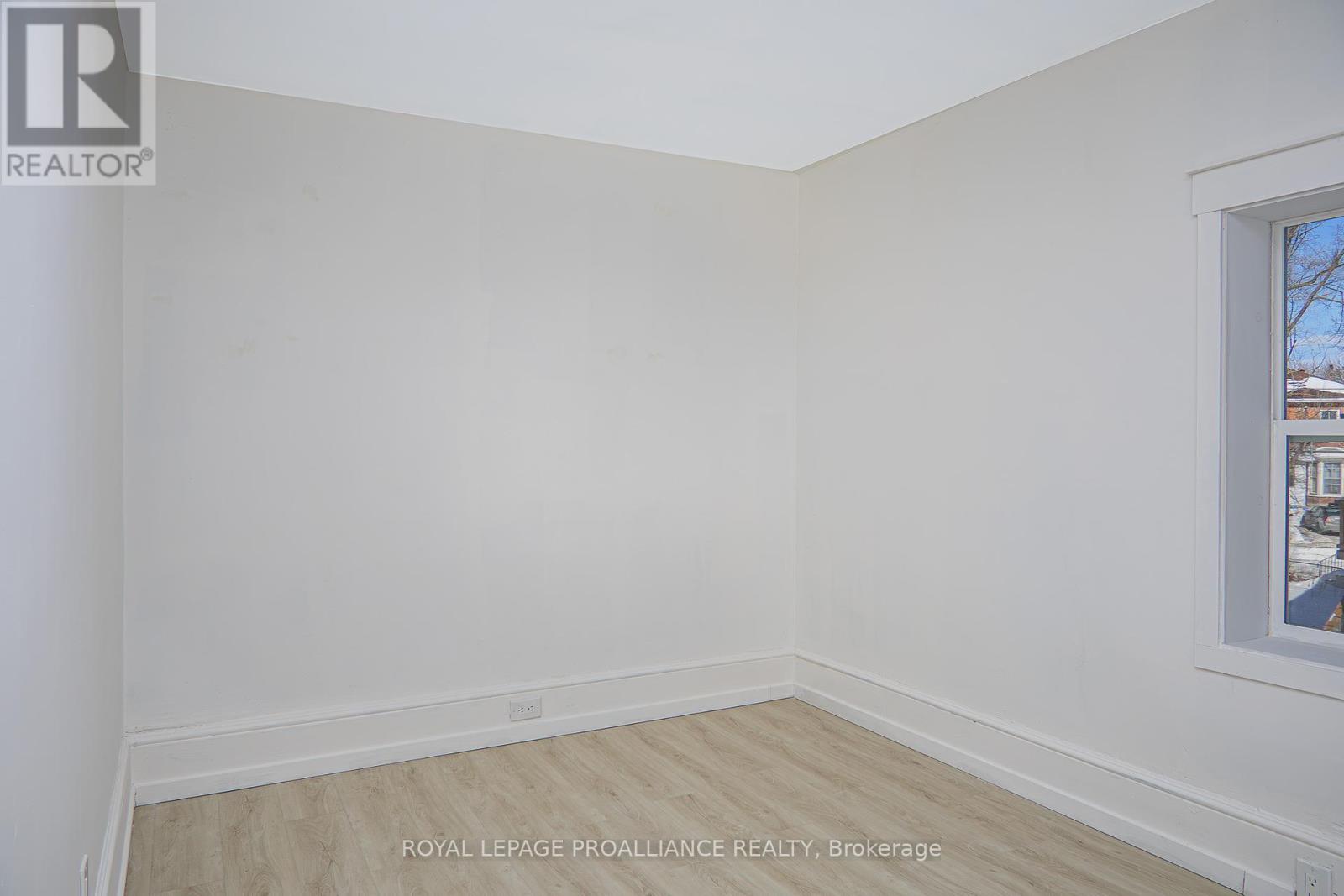 42 Highland Avenue, Belleville, Ontario  K8P 3R1 - Photo 31 - X12134214