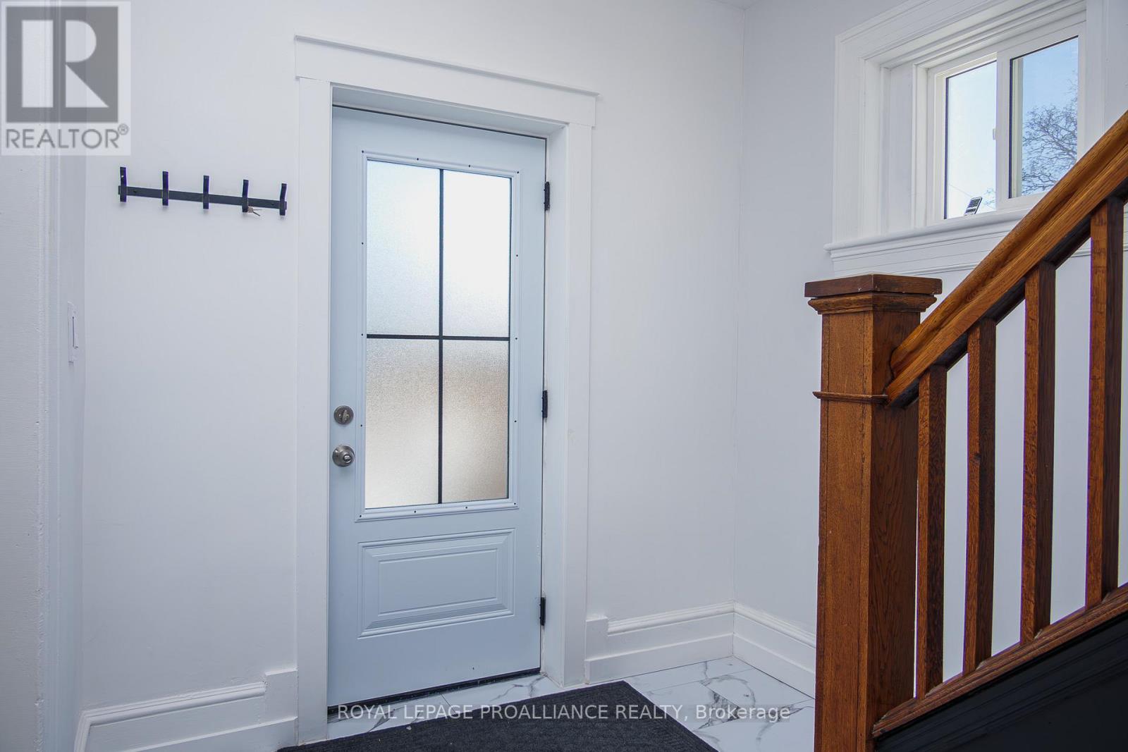 42 Highland Avenue, Belleville, Ontario  K8P 3R1 - Photo 8 - X12134214