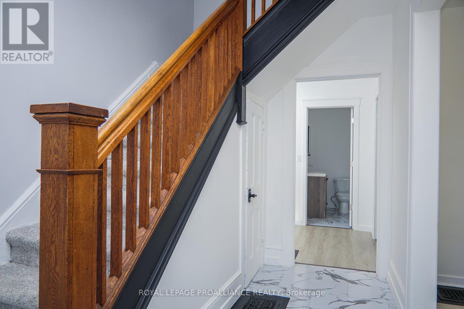 42 Highland Avenue, Belleville, Ontario  K8P 3R1 - Photo 9 - X12134214