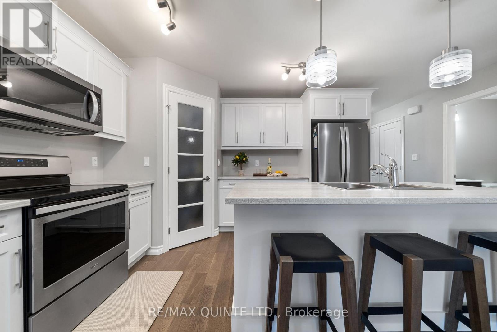 49 Sandhu Crescent, Belleville, Ontario  K8P 0G7 - Photo 11 - X12134266