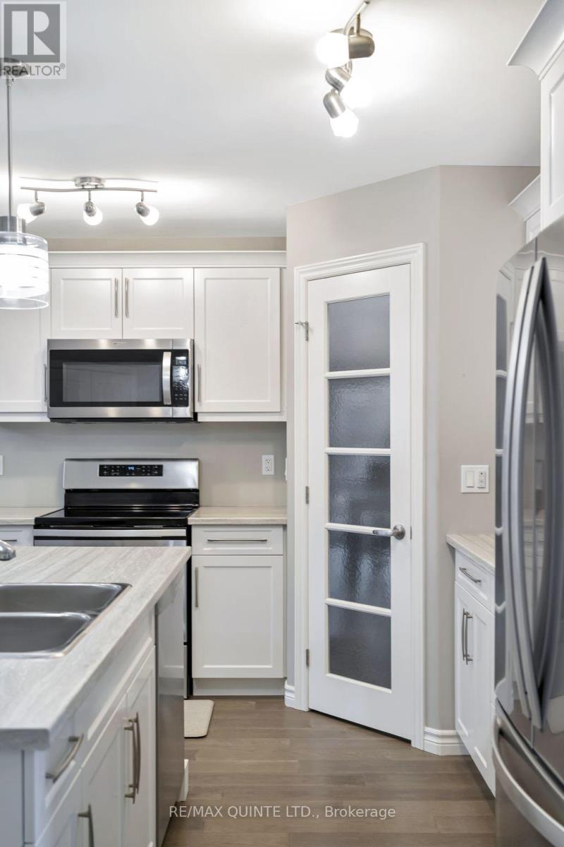 49 Sandhu Crescent, Belleville, Ontario  K8P 0G7 - Photo 14 - X12134266