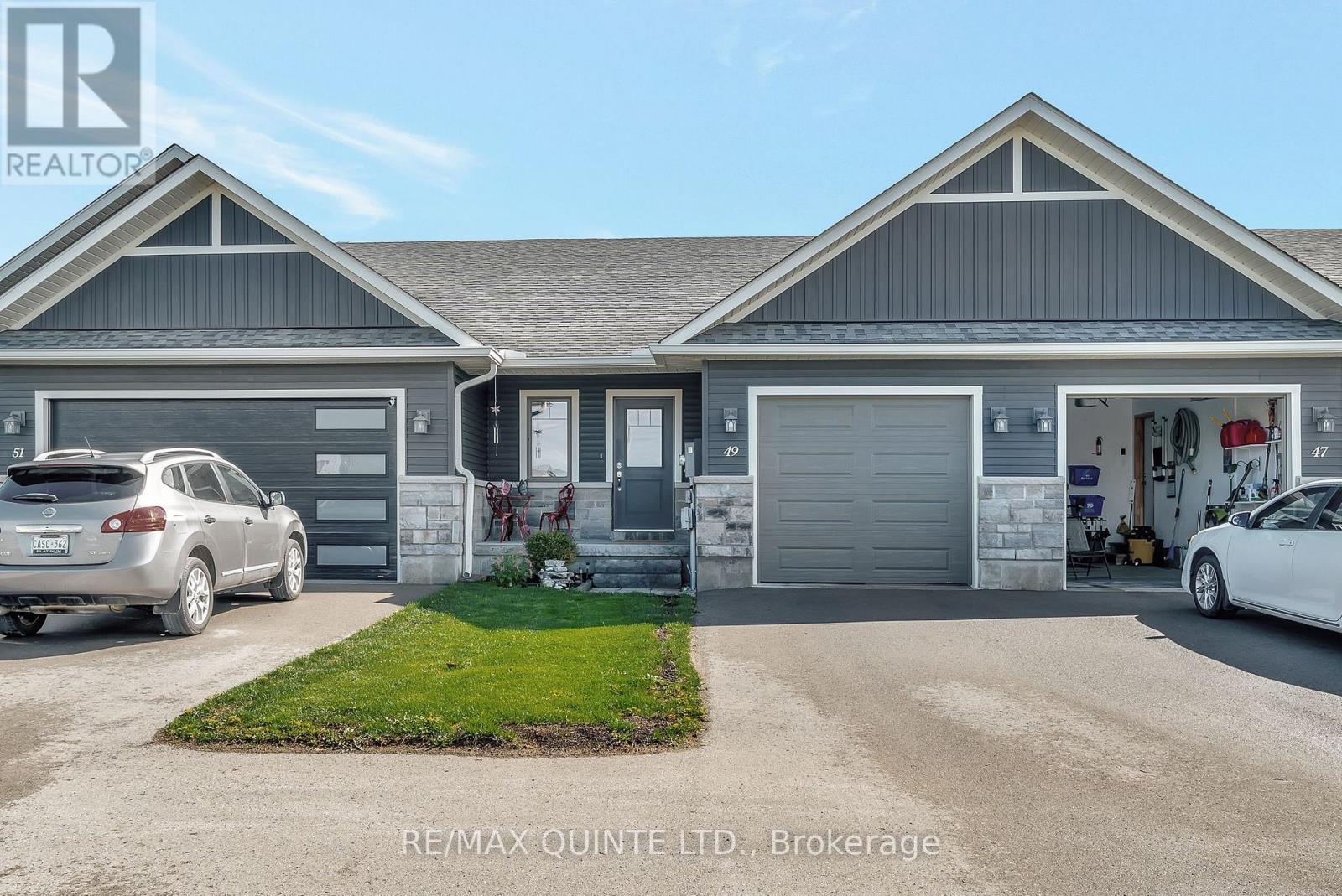 49 Sandhu Crescent, Belleville, Ontario  K8P 0G7 - Photo 2 - X12134266