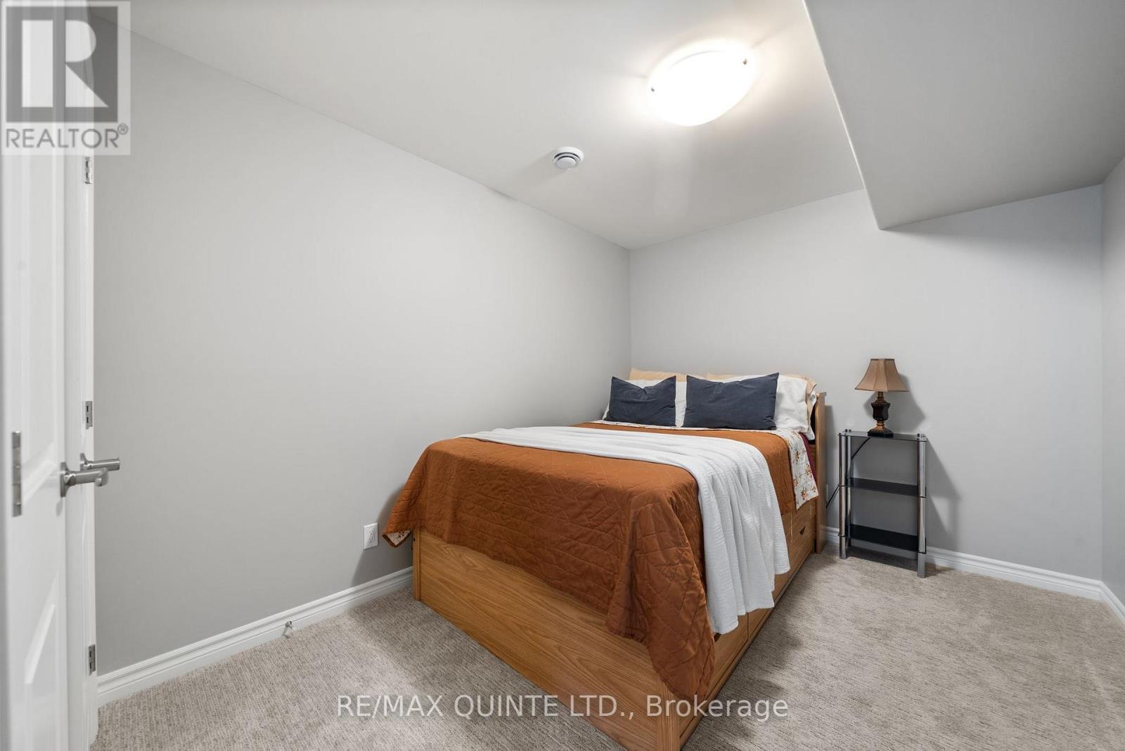 49 Sandhu Crescent, Belleville, Ontario  K8P 0G7 - Photo 37 - X12134266
