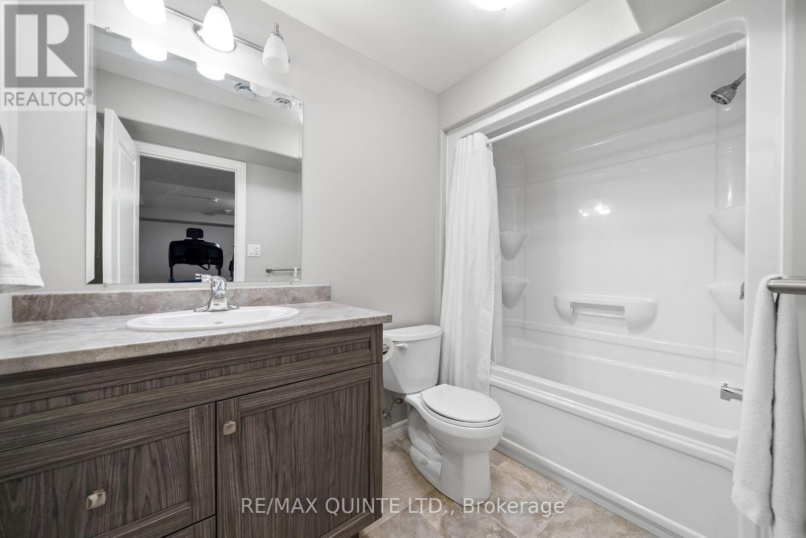 49 Sandhu Crescent, Belleville, Ontario  K8P 0G7 - Photo 42 - X12134266