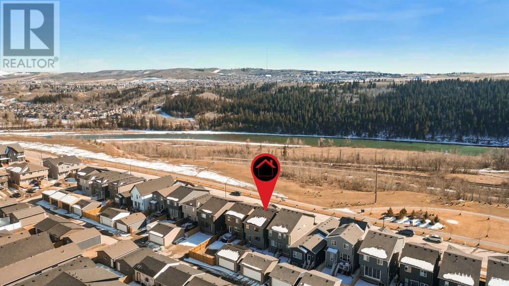 Property at 84 Rowmont Drive NW image 3
