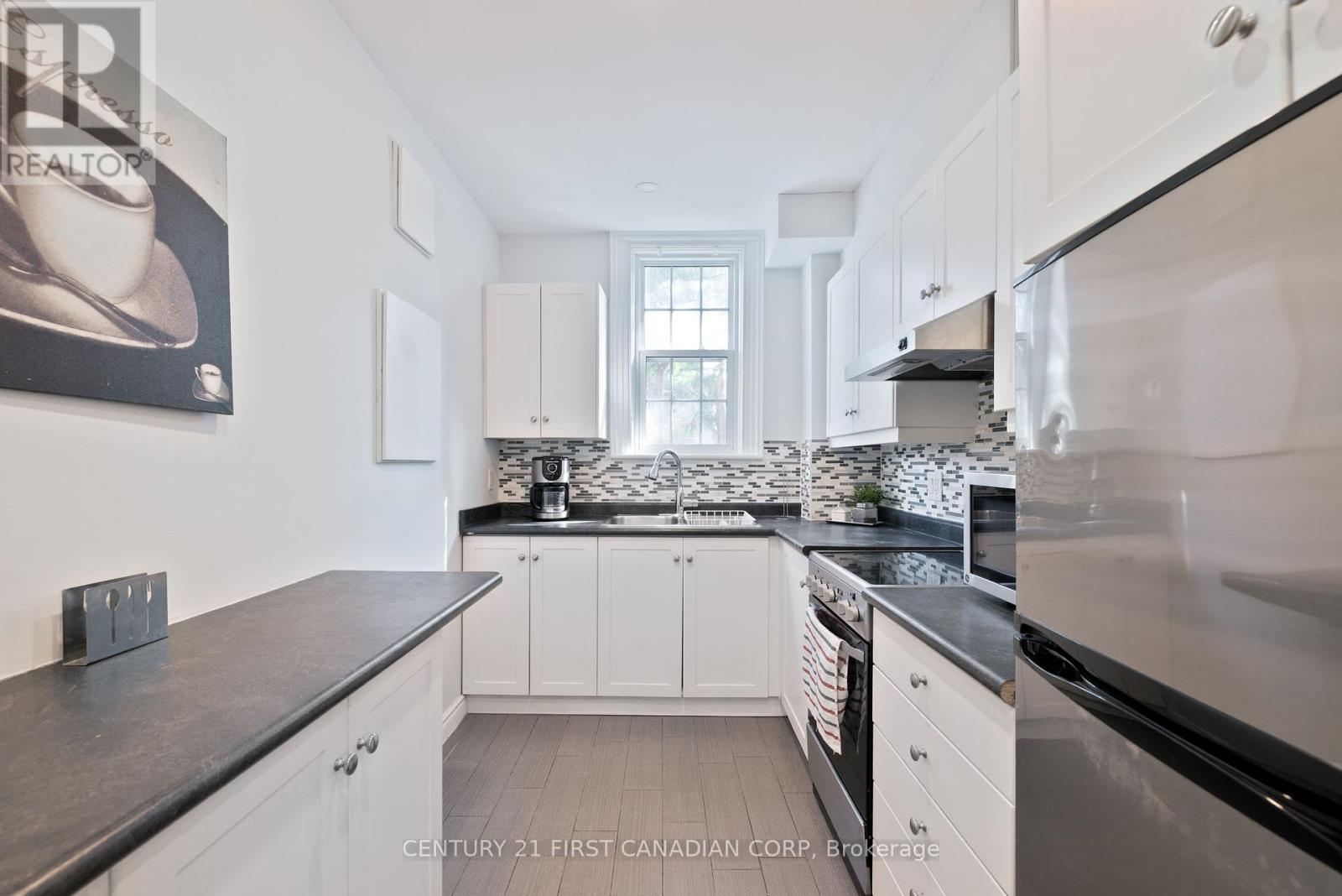 389 Dufferin Avenue, London East, Ontario  N6B 1Z5 - Photo 10 - X12134179