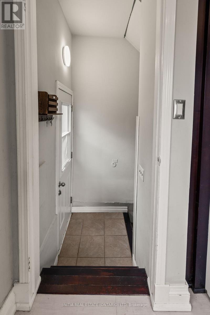 222 Elgin Crescent, Stratford, Ontario  N5A 3Z5 - Photo 24 - X12134301