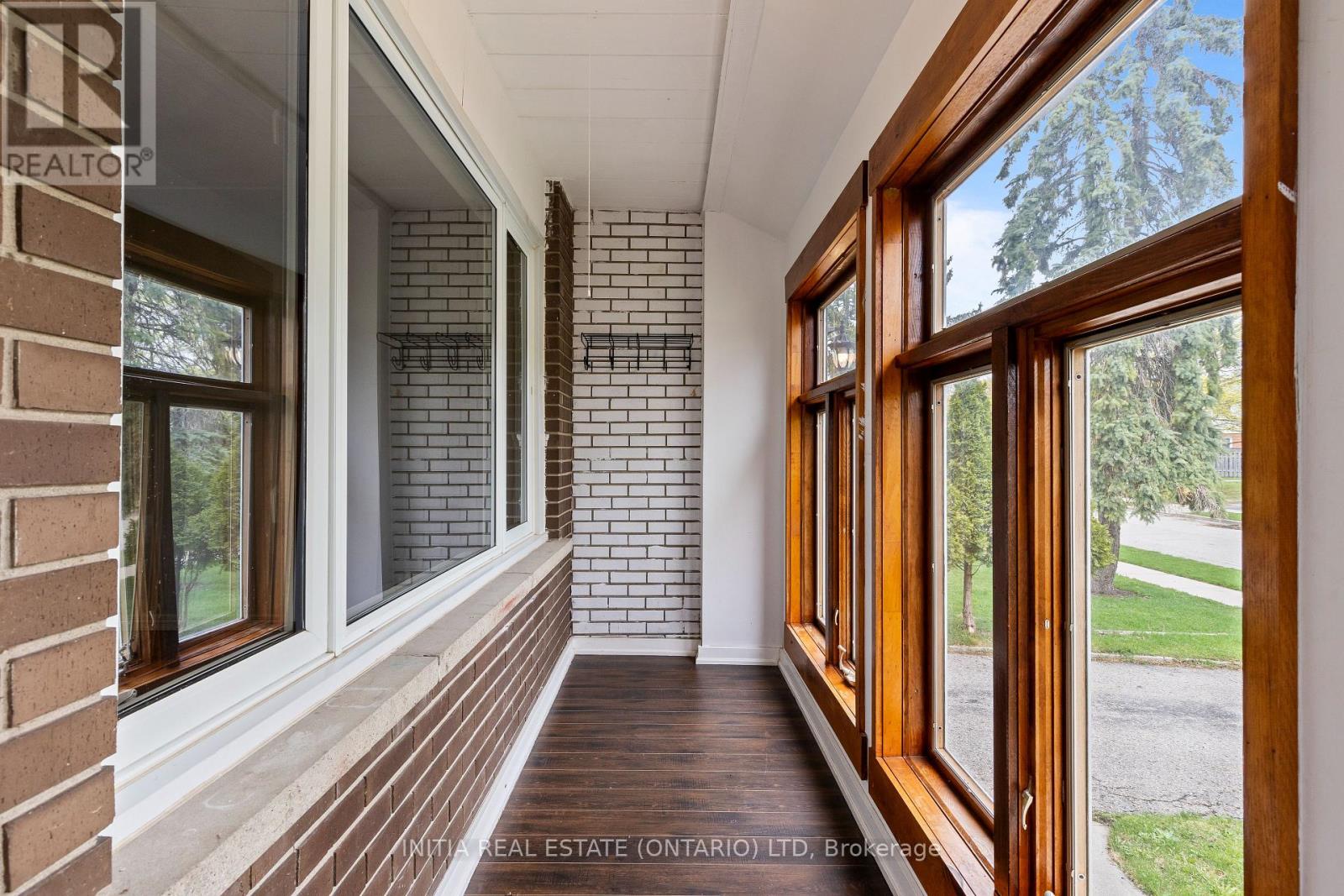 222 Elgin Crescent, Stratford, Ontario  N5A 3Z5 - Photo 3 - X12134301