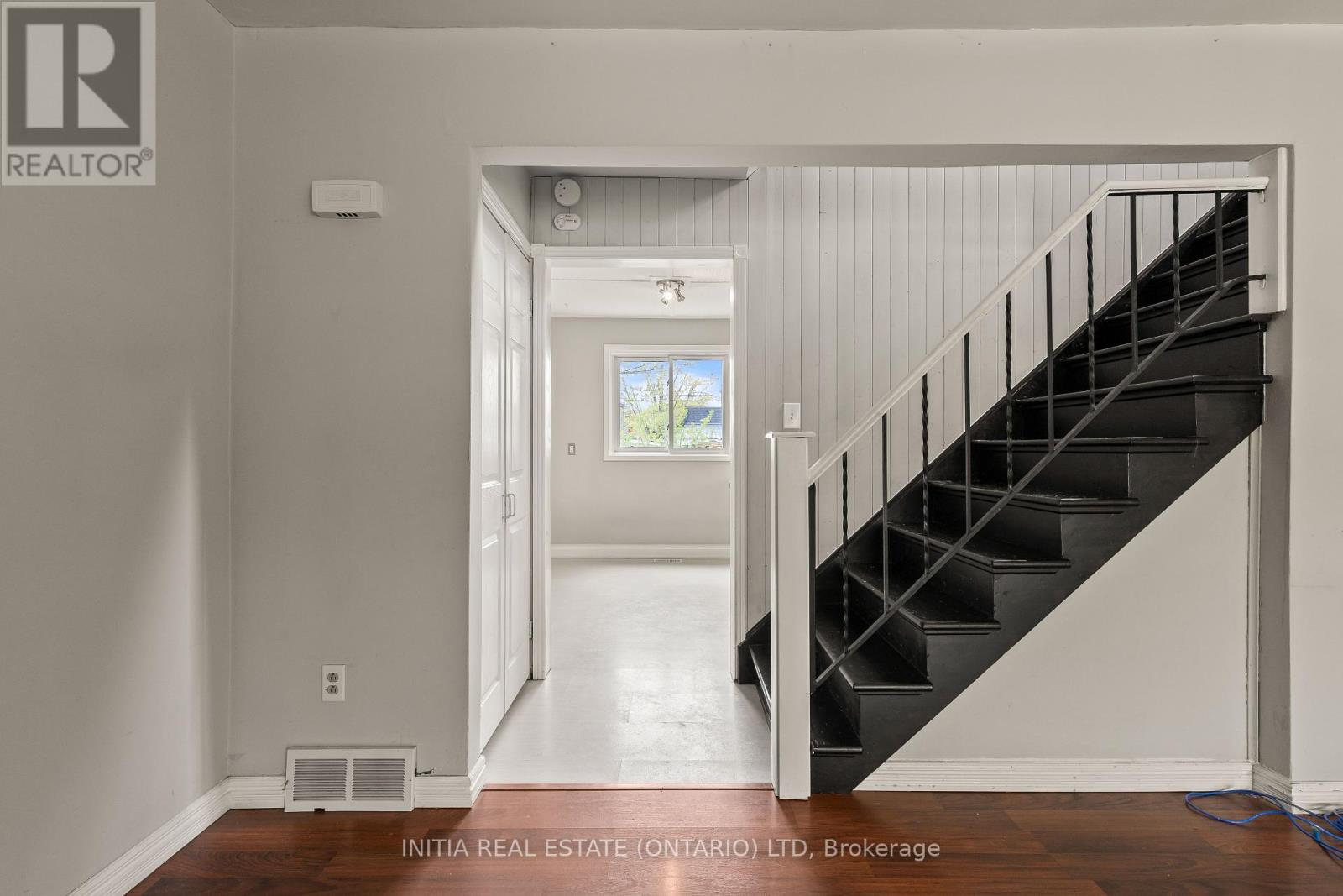 222 Elgin Crescent, Stratford, Ontario  N5A 3Z5 - Photo 7 - X12134301