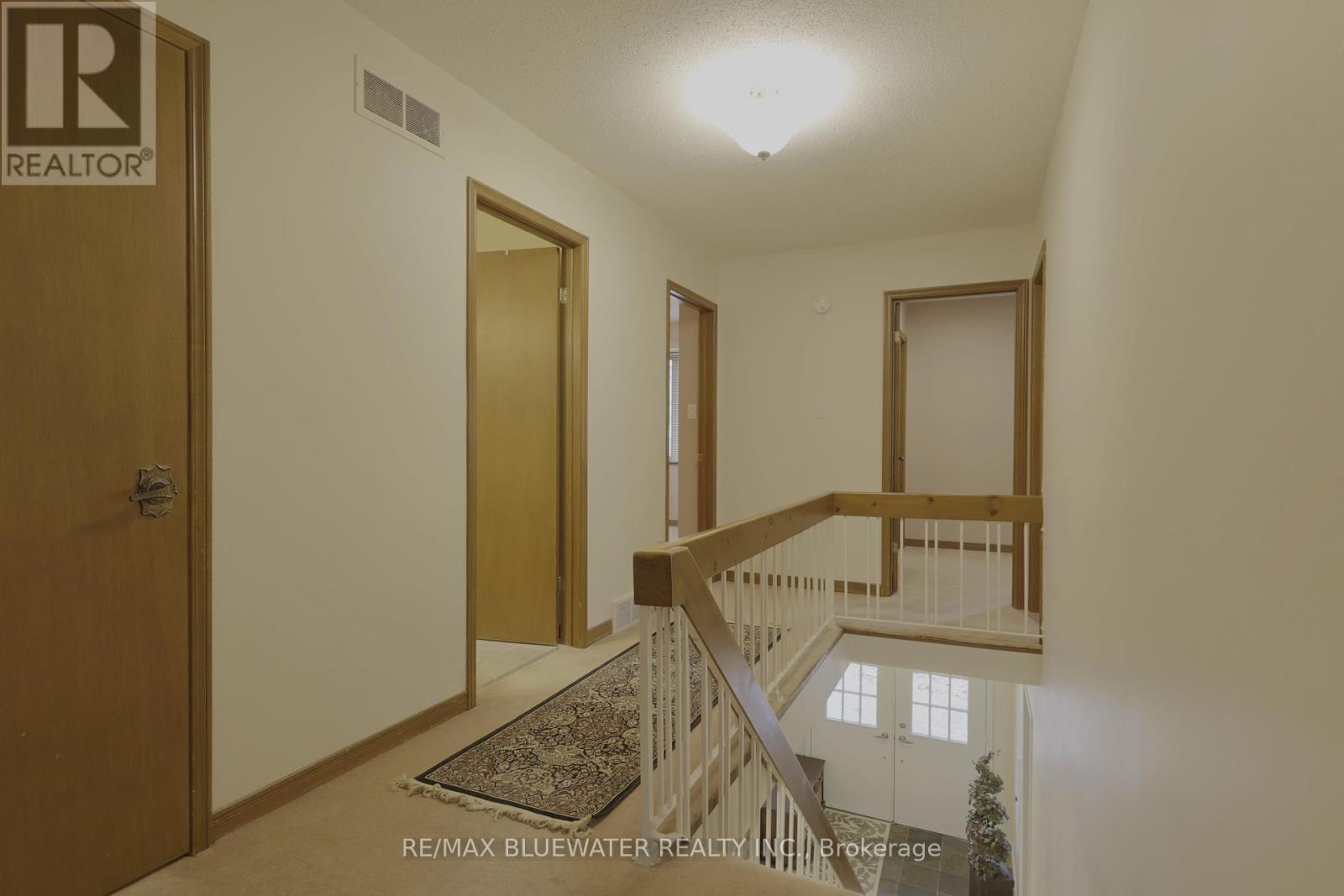 10372 Sherwood Crescent, Lambton Shores, Ontario  N0M 1T0 - Photo 25 - X12134317