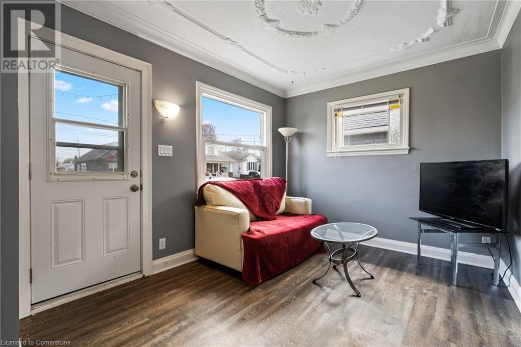 Property at 11 MARLBOROUGH Avenue image 5
