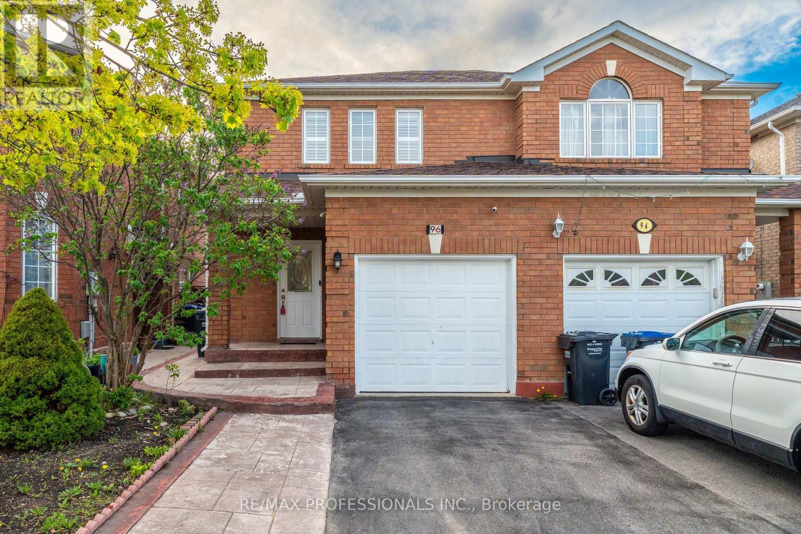 96 Lake Louise Drive, Brampton, Ontario  L6X 4Y6 - Photo 1 - W12133797