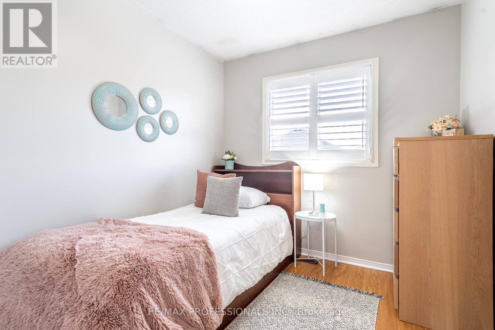 96 Lake Louise Drive, Brampton, Ontario  L6X 4Y6 - Photo 12 - W12133797