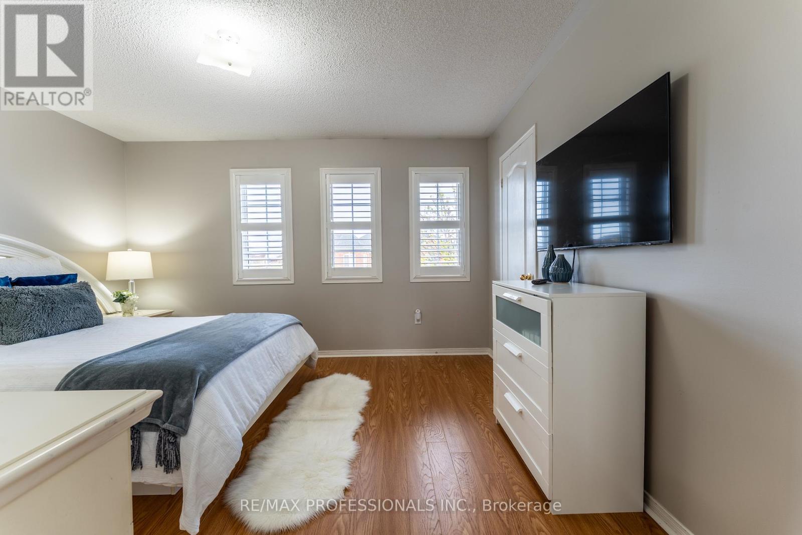 96 Lake Louise Drive, Brampton, Ontario  L6X 4Y6 - Photo 19 - W12133797