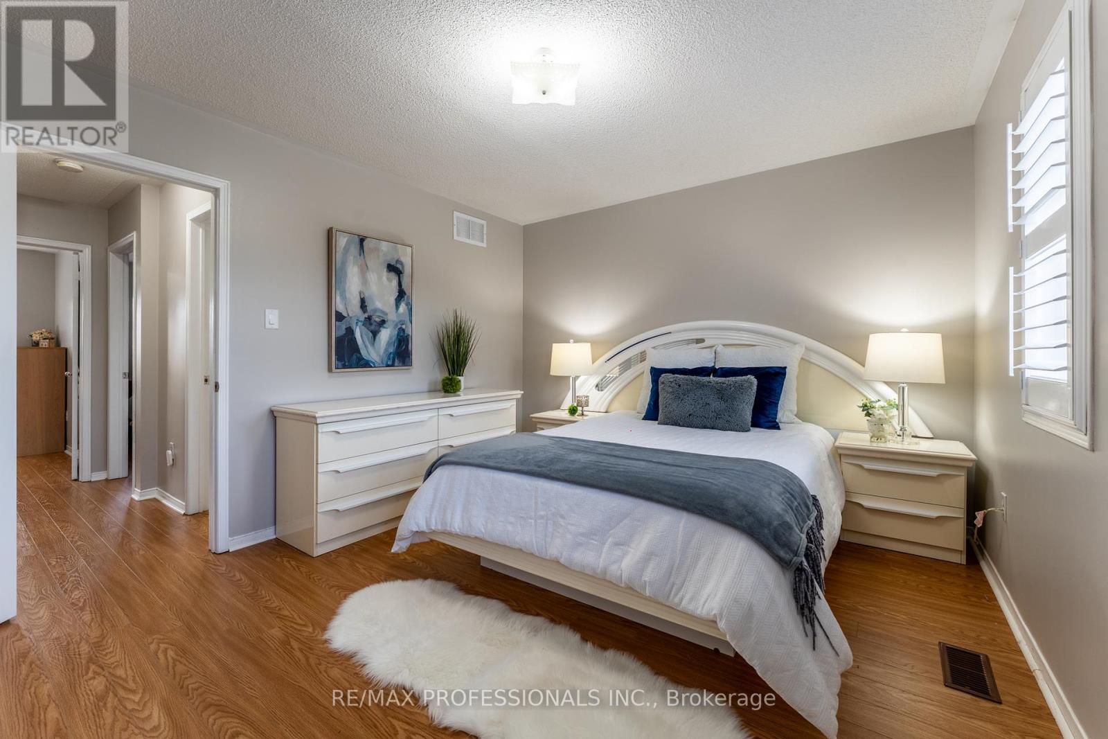 96 Lake Louise Drive, Brampton, Ontario  L6X 4Y6 - Photo 21 - W12133797