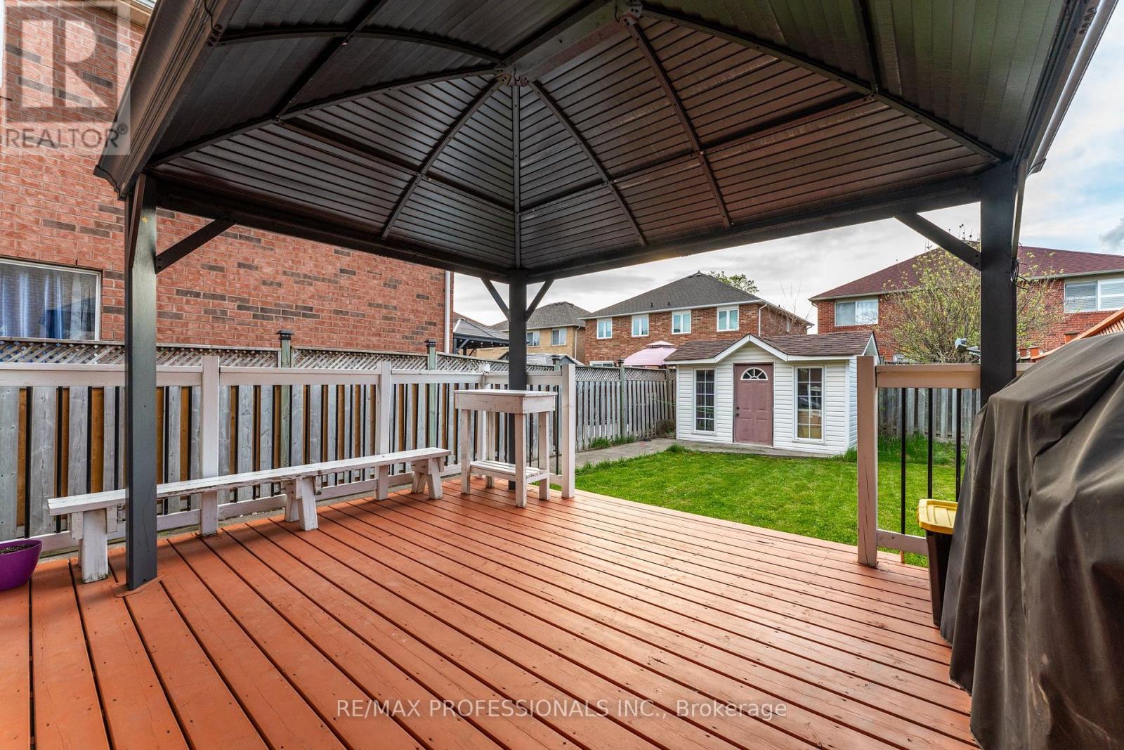 96 Lake Louise Drive, Brampton, Ontario  L6X 4Y6 - Photo 28 - W12133797