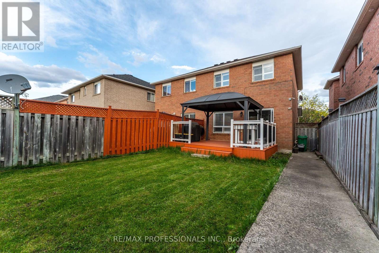 96 Lake Louise Drive, Brampton, Ontario  L6X 4Y6 - Photo 29 - W12133797