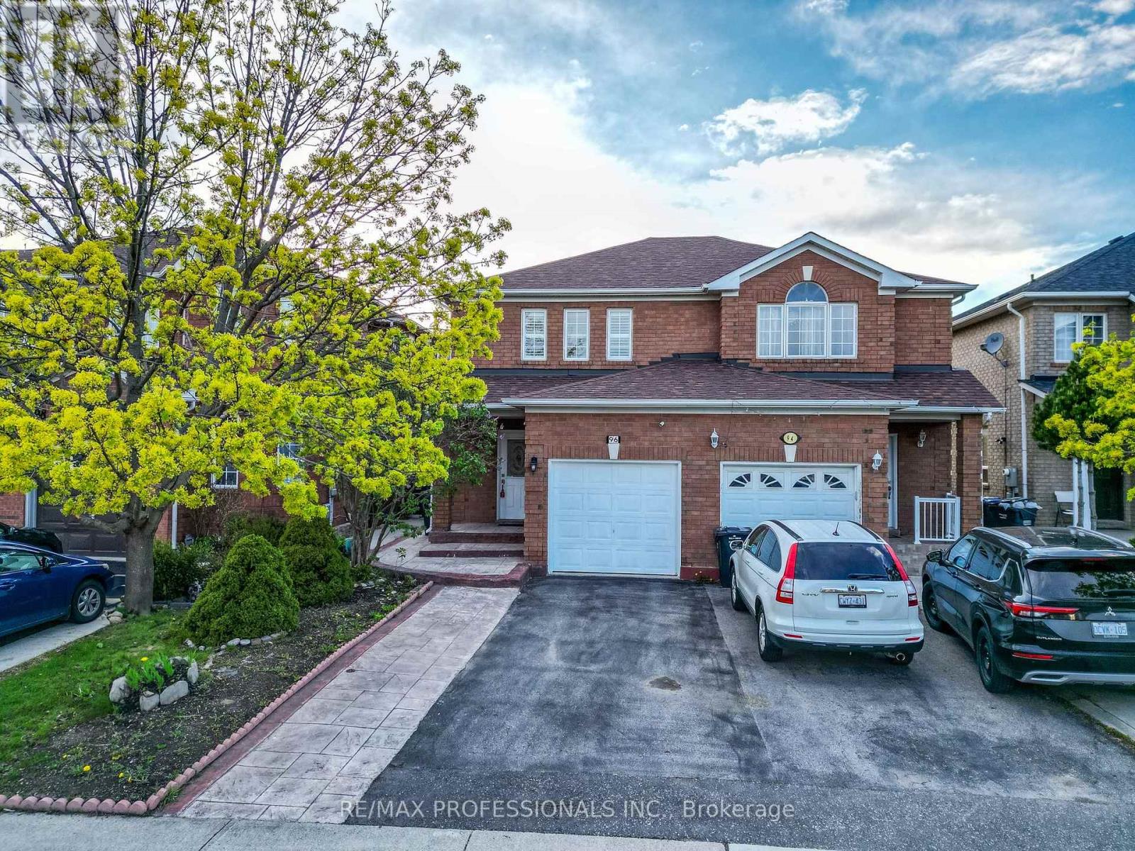96 Lake Louise Drive, Brampton, Ontario  L6X 4Y6 - Photo 32 - W12133797