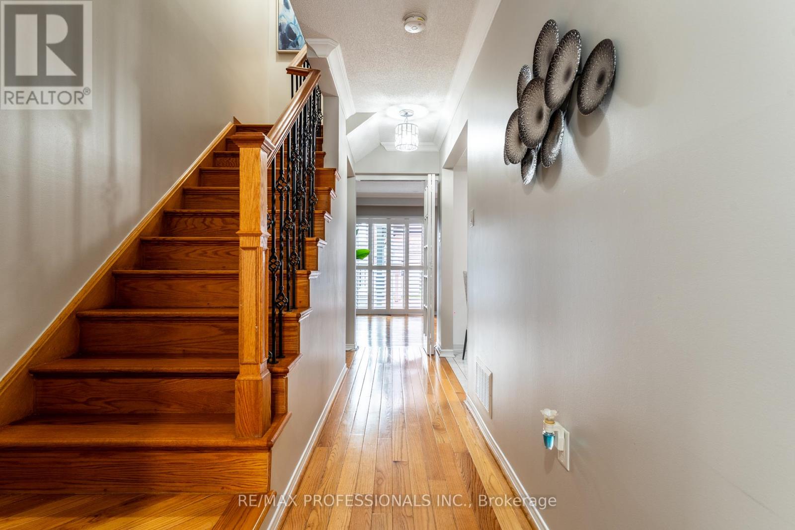 96 Lake Louise Drive, Brampton, Ontario  L6X 4Y6 - Photo 4 - W12133797