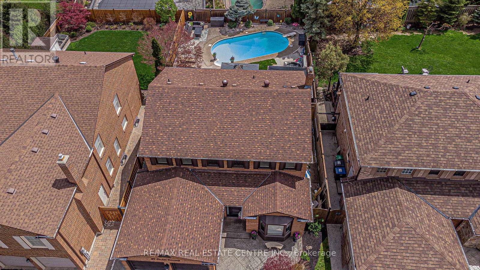 29 Linden Crescent, Brampton, Ontario  L6S 4A1 - Photo 2 - W12133801