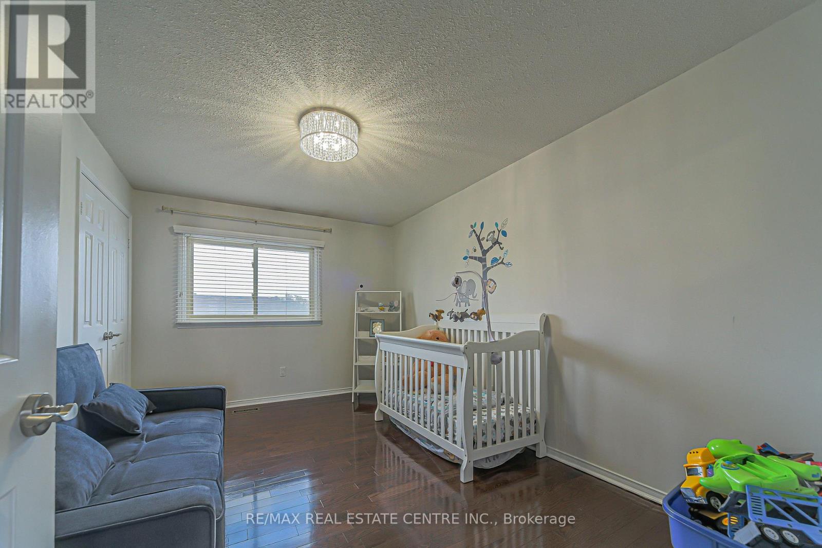 29 Linden Crescent, Brampton, Ontario  L6S 4A1 - Photo 34 - W12133801