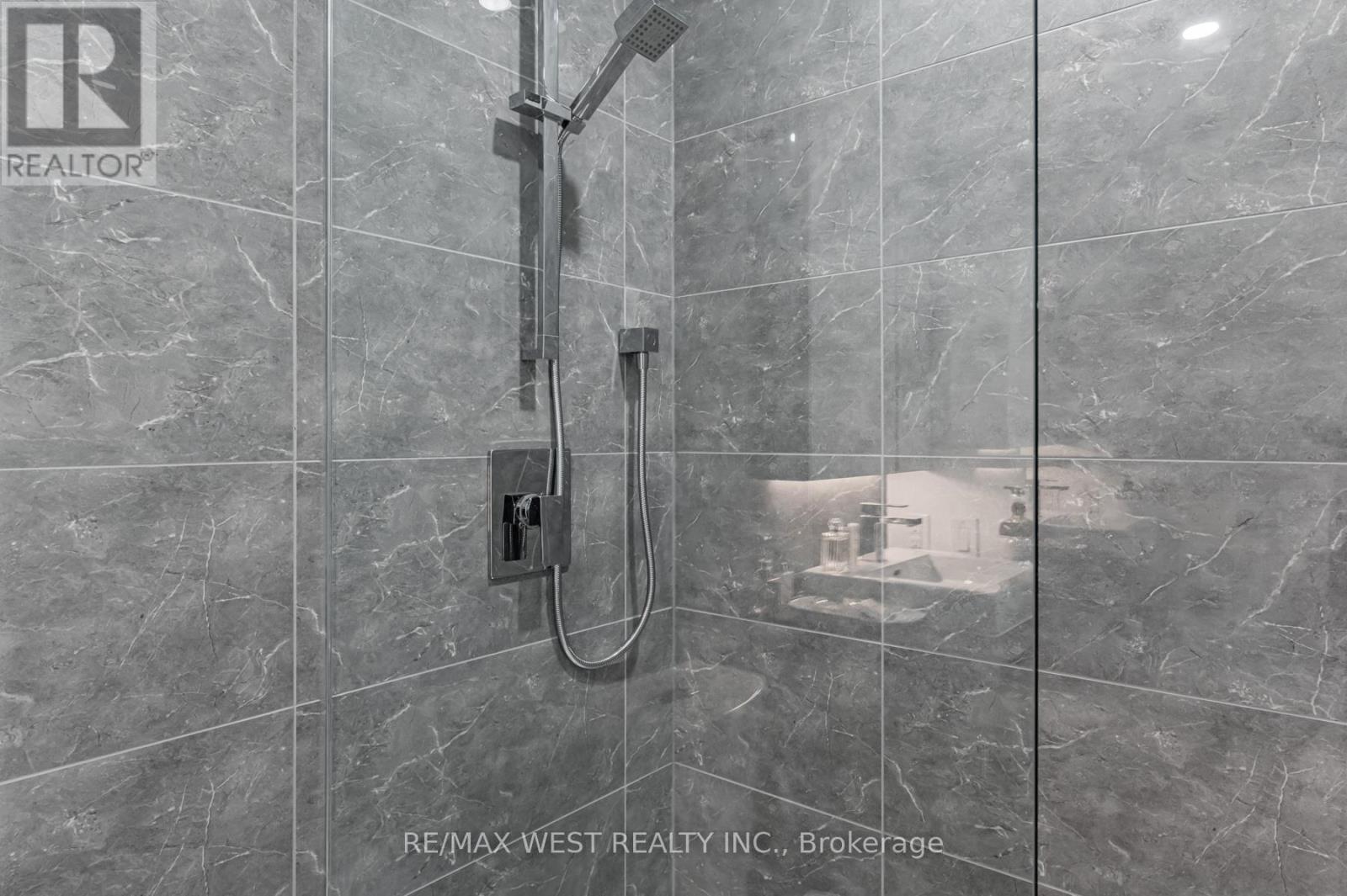 524 - 7 Smith Crescent, Toronto (Stonegate-Queensway), Ontario  M8Z 0G3 - Photo 16 - W12133886