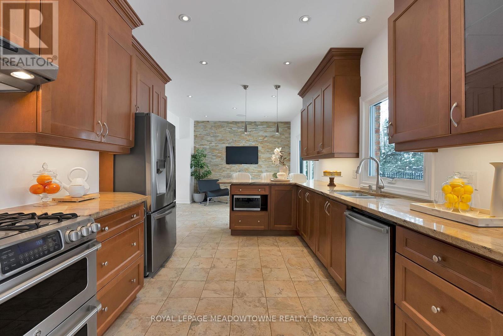 19 Steele Home Court, Caledon, Ontario  L7E 0B1 - Photo 11 - W12133971