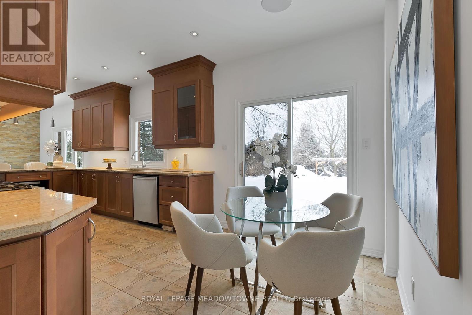19 Steele Home Court, Caledon, Ontario  L7E 0B1 - Photo 14 - W12133971