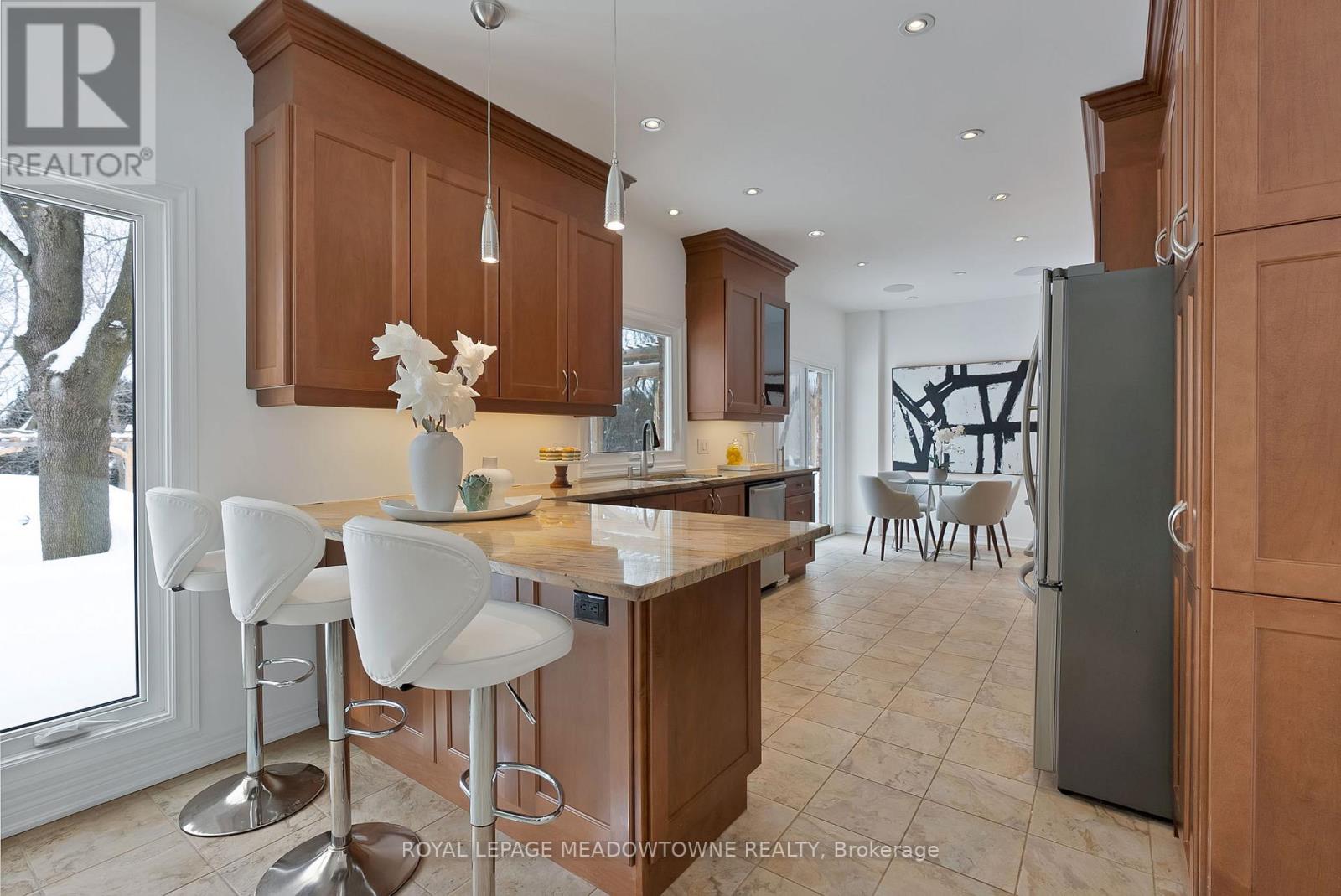 19 Steele Home Court, Caledon, Ontario  L7E 0B1 - Photo 9 - W12133971